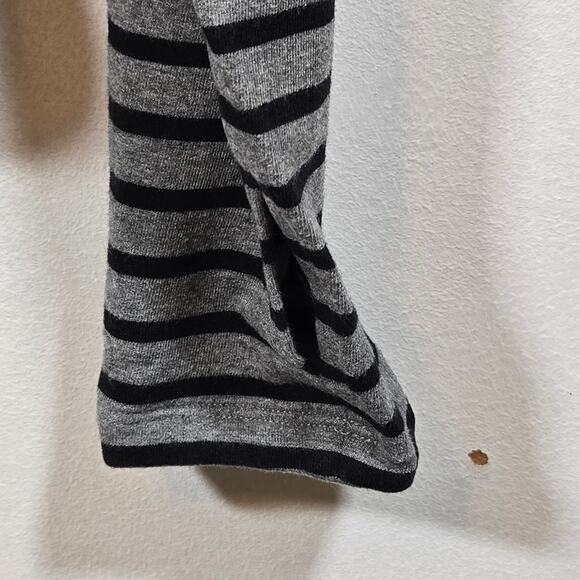 Cabi Pivot Women's Gray Striped Top. Size XL - Picture 8 of 10